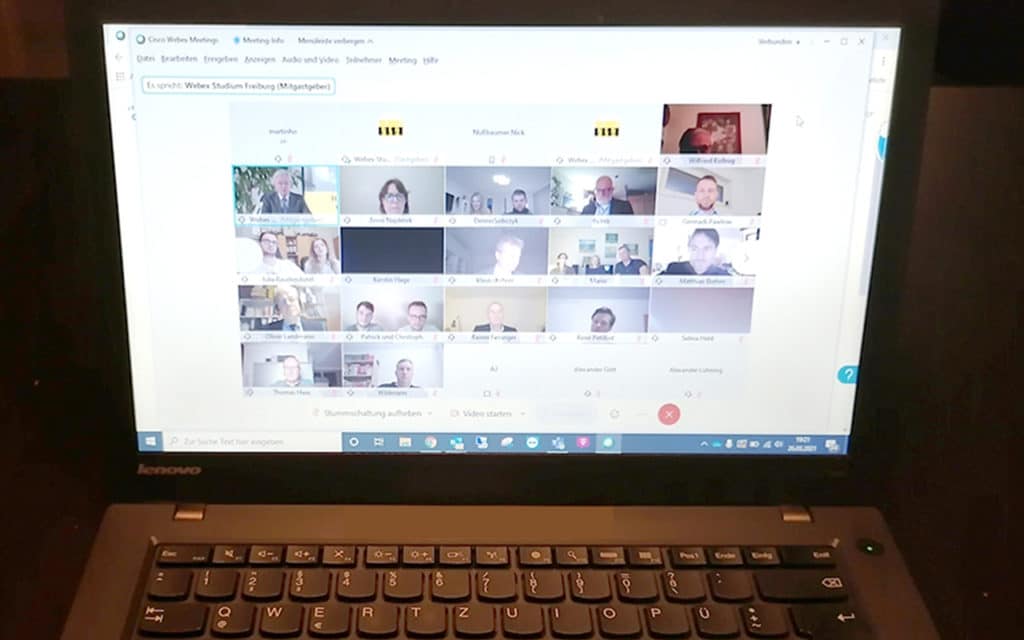 Laptop statt Festsaal: Online Diplomfeier der VWA Freiburg 2021